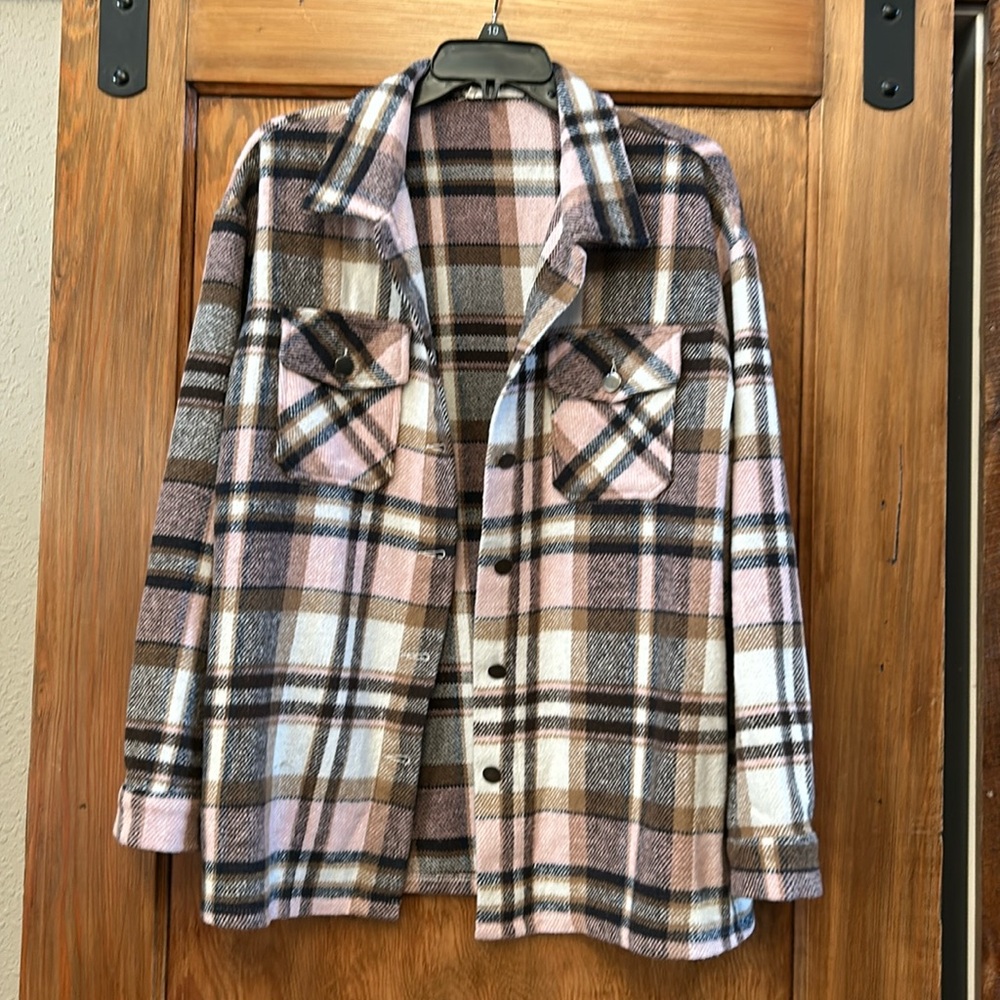 Pink, brown, cream shacket. Warm flannel. Size small